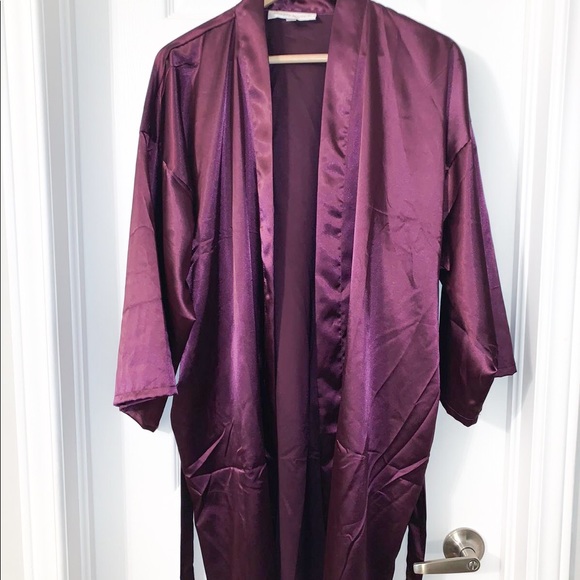 Silk Robe - Picture 1 of 6